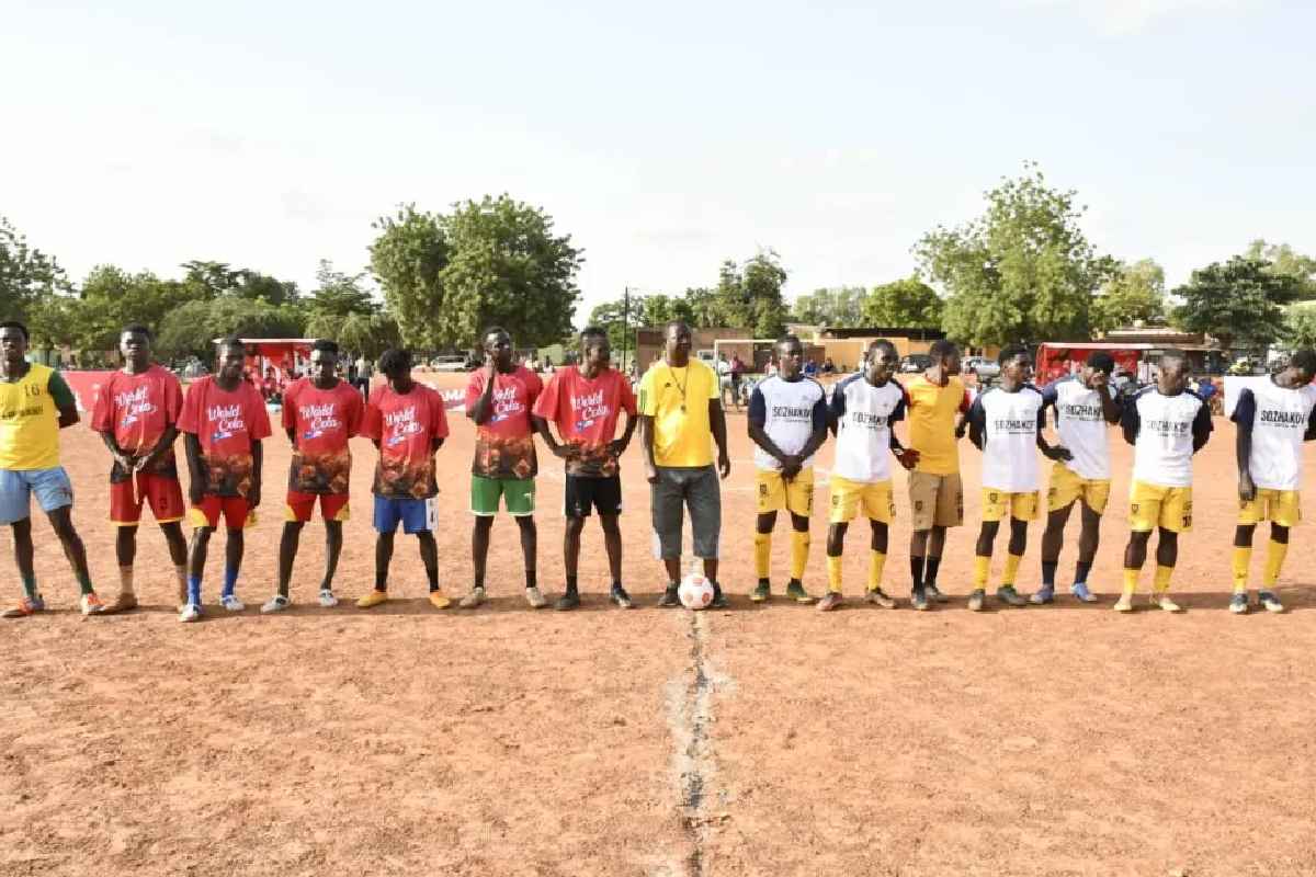 Lancement de la 1ère édition de Folie du MARACANA World Cola sur le terrain de l’ASECNA au quartier Paglayiri