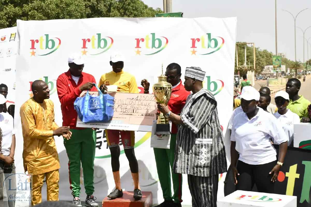 L’eau minérale naturelle Lafi, partenaire de la première édition du Grand Prix Cyclisme RTB