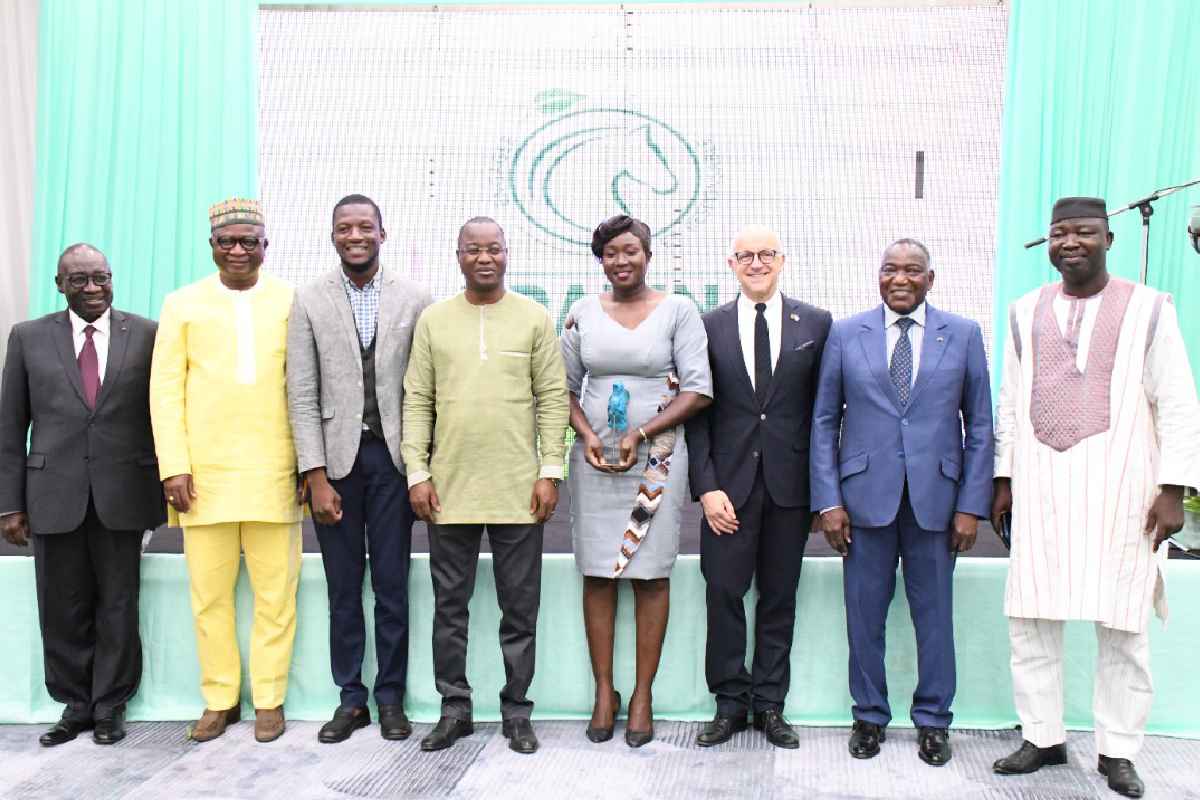 Prix Pierre Castel 2021: la grande lauréate Mariétou KONATE reçoit son prix