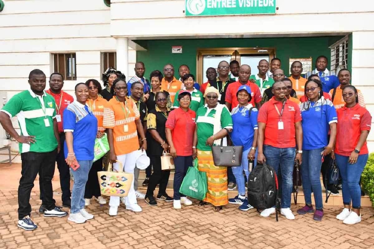 DAF/BRAKINA: Revue des troupes